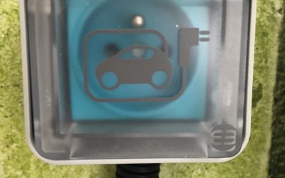 Prise pour charge de véhicule 100% électrique ou hybride à La Rochelle