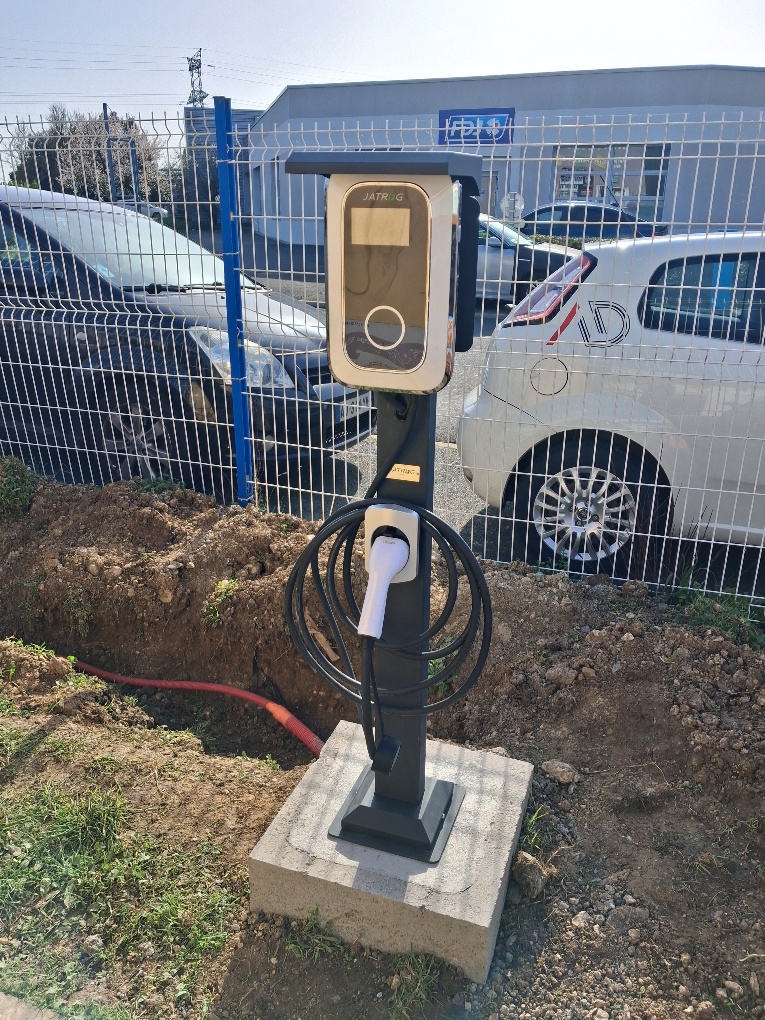 Installation de borne de recharge pour véhicule électrique à La Rochelle 