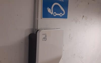 Installation de bornes de charge Schneider EVLINK.