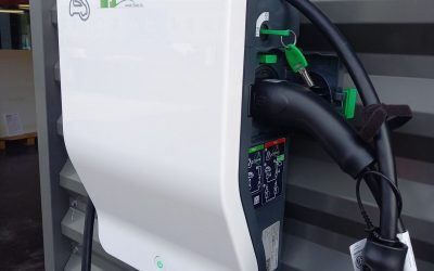 Véhicule électrique: borne ou prise de charge ?