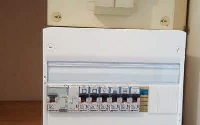 Installation d&rsquo;un tableau électrique Legrand à La Rochelle les Minimes.