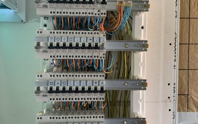 Fourniture et pose d&rsquo;un tableau électrique Legrand à La Rochelle.